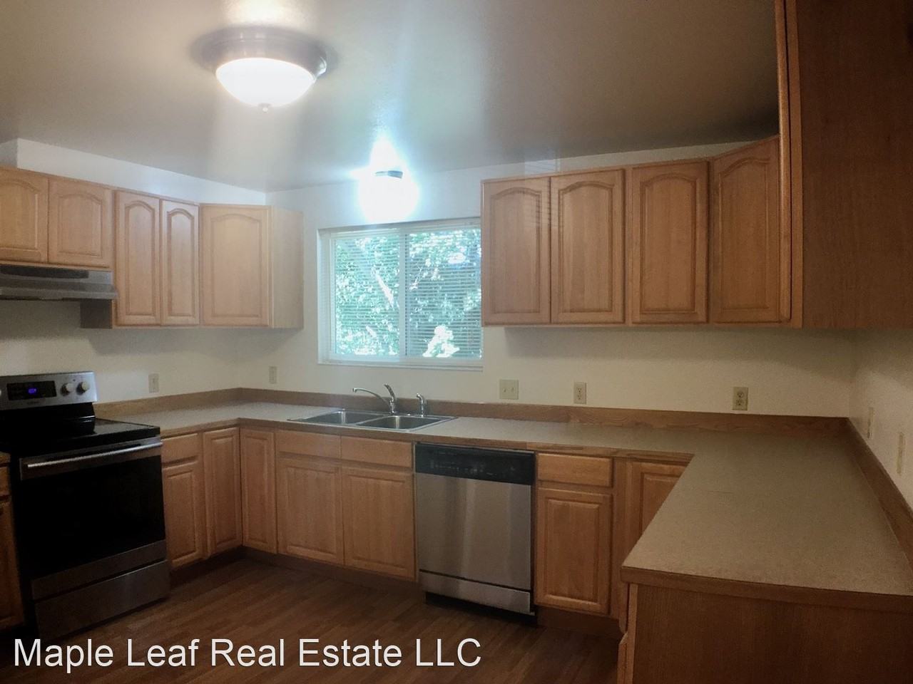 2520 Ne 95th St - Photo 2 of 18