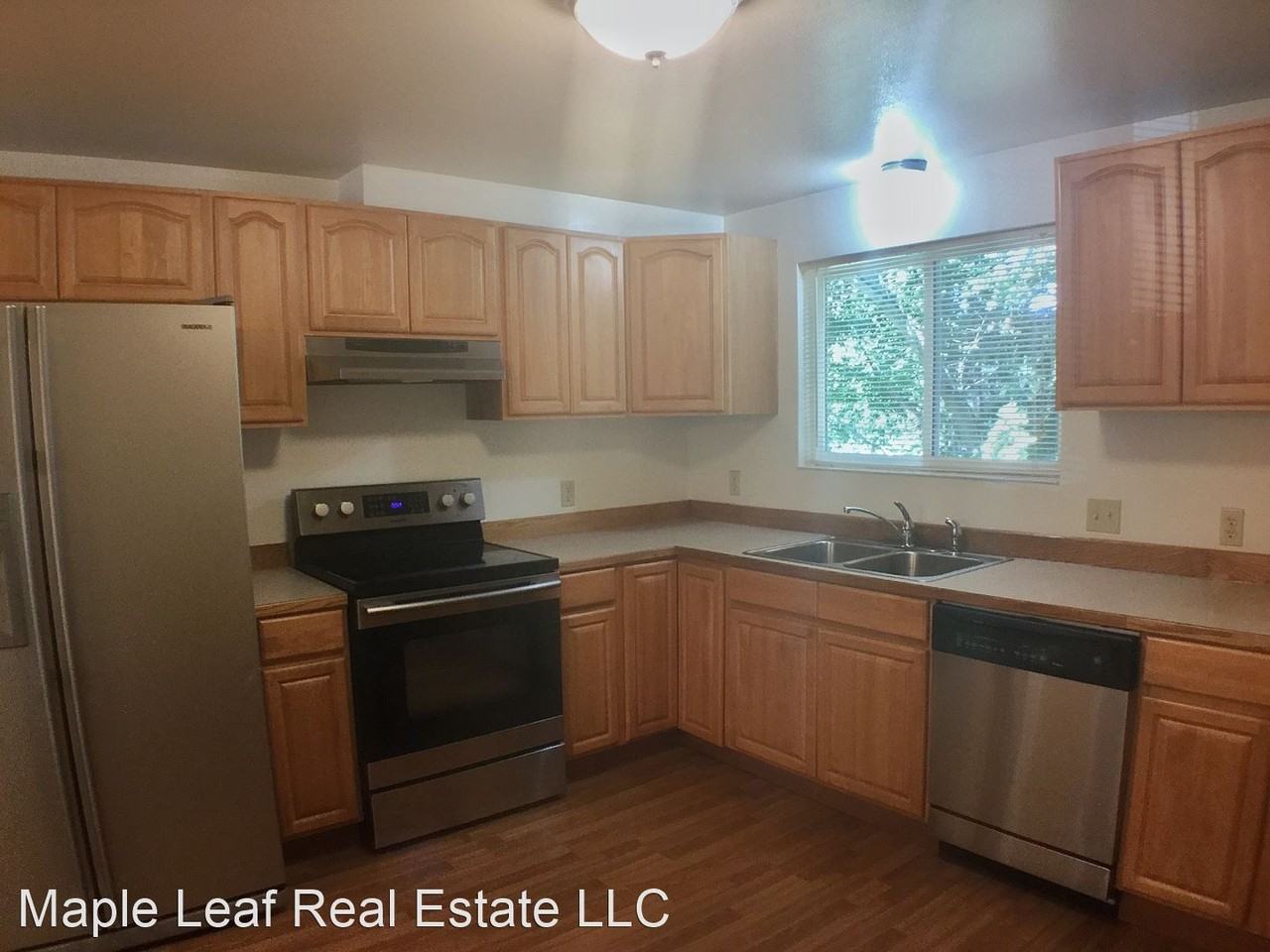 2520 Ne 95th St - Photo 3 of 18