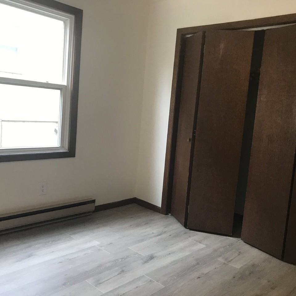 609 Mount Nemo Ave Apt 1 - Photo 3 of 8