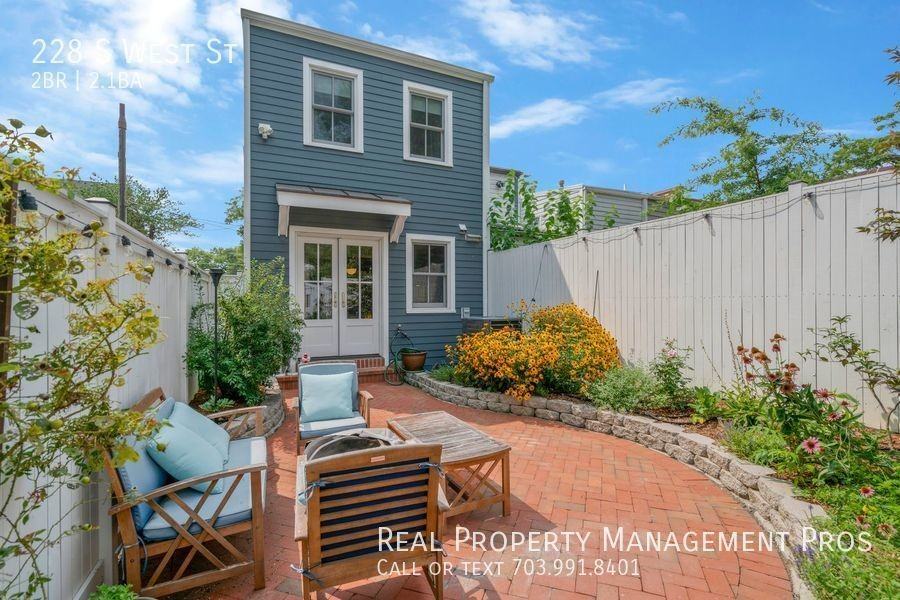 228 S West St - Photo 2 of 50