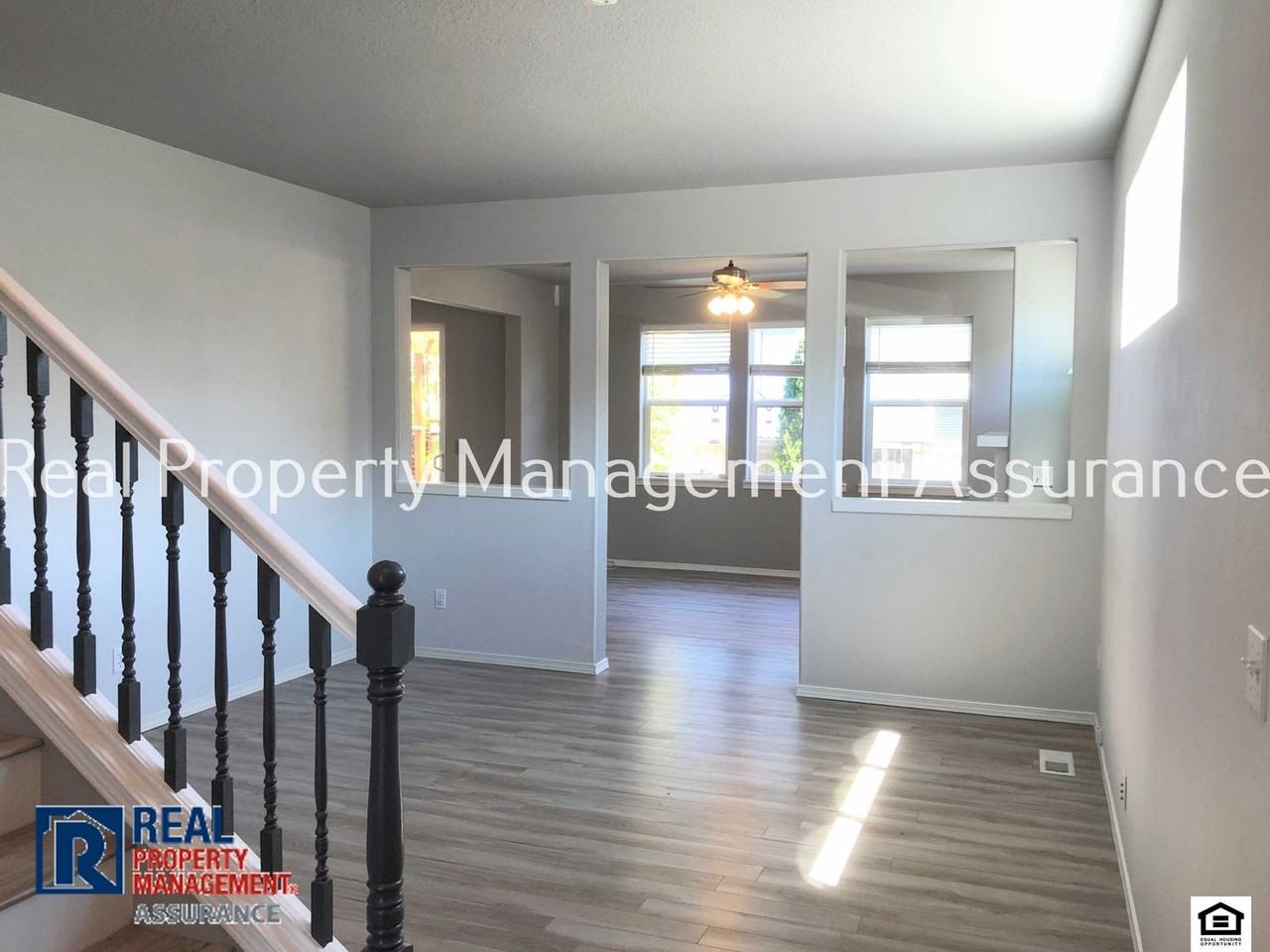 1573 Se Blanchard St - Photo 2 of 50