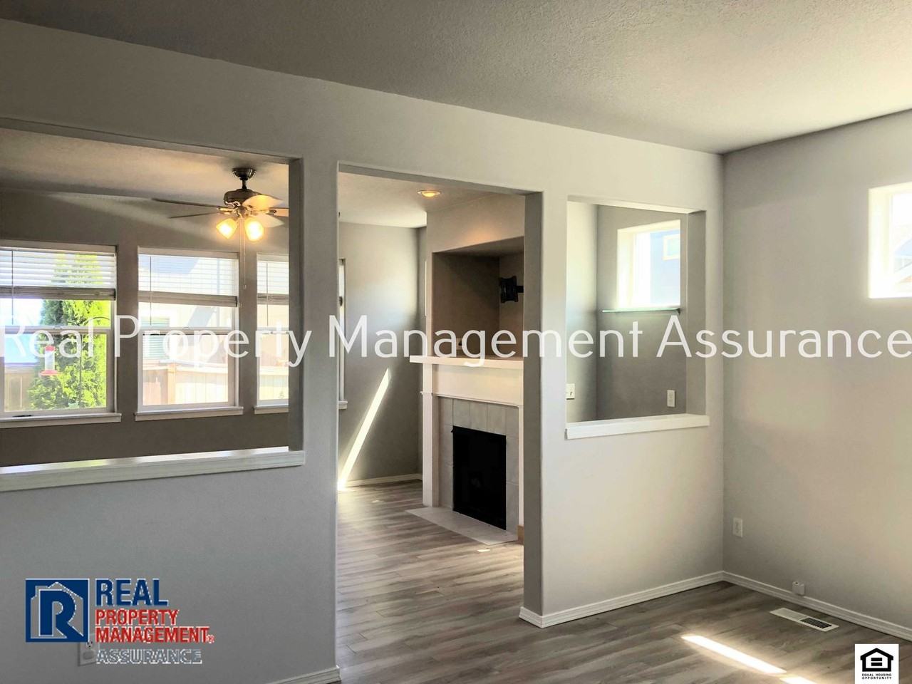 1573 Se Blanchard St - Photo 3 of 50