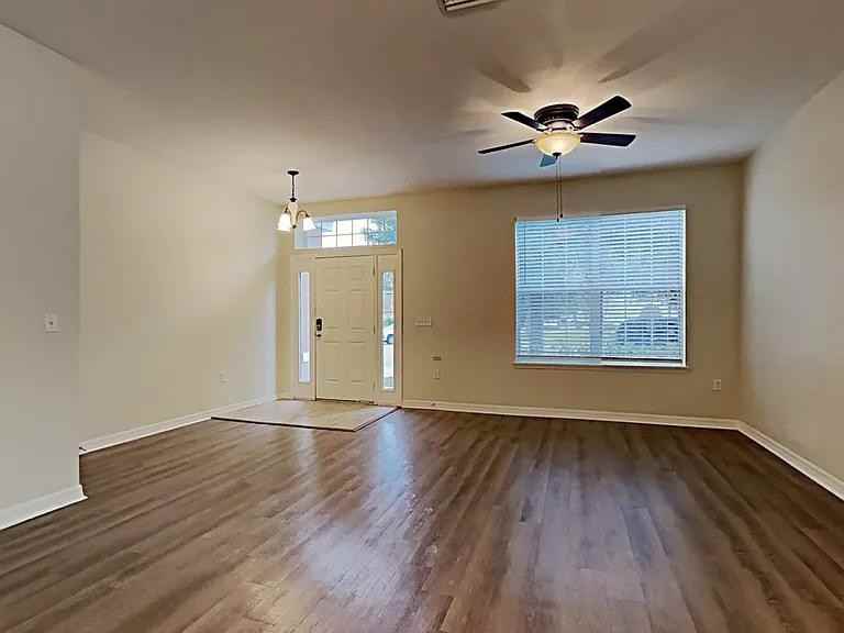 11964 Palm Bay Ct #NA - Photo 3 of 15