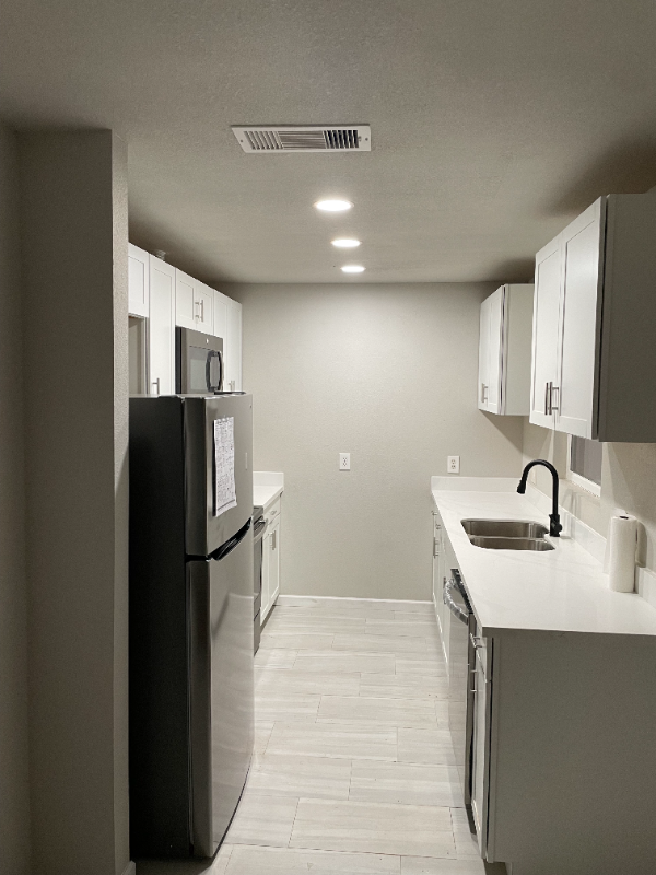 3313 Pine St - Photo 2 of 8