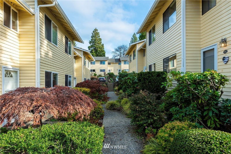 10020 Ne 120th St #C3 - Photo 2 of 21