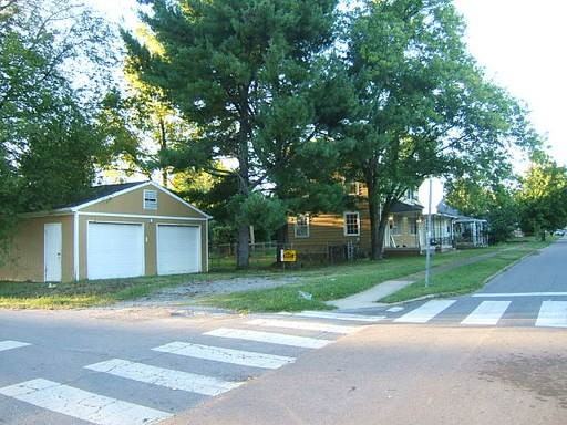 1008 Bryan St - Photo 3 of 14