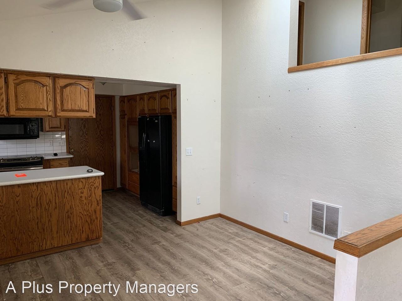 11121 N Sage Ln - Photo 3 of 17