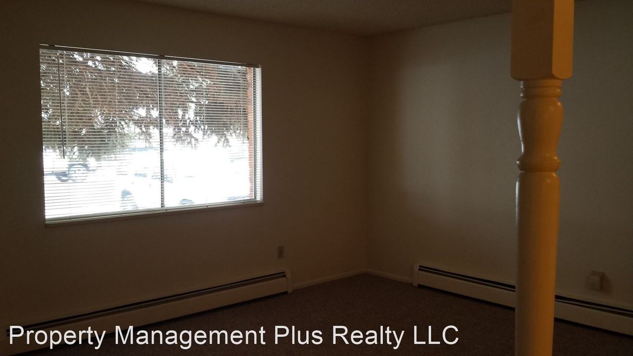 1335 Vivian St - Photo 2 of 11