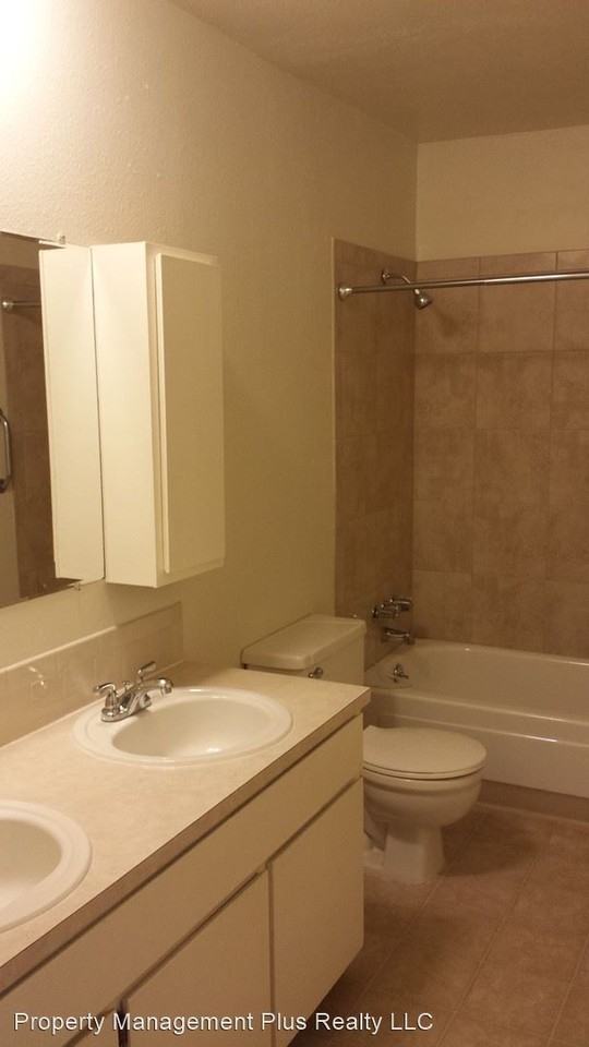 1335 Vivian St - Photo 3 of 11