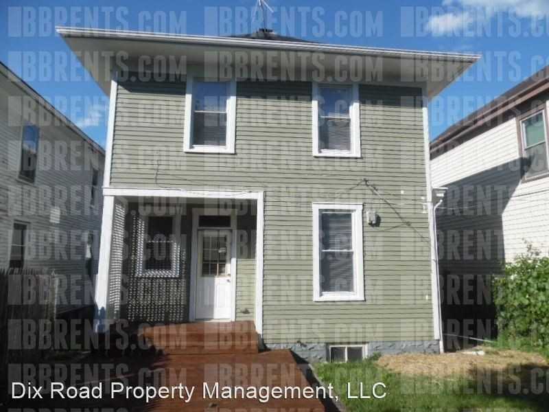 669 Franklin St - Photo 2 of 11