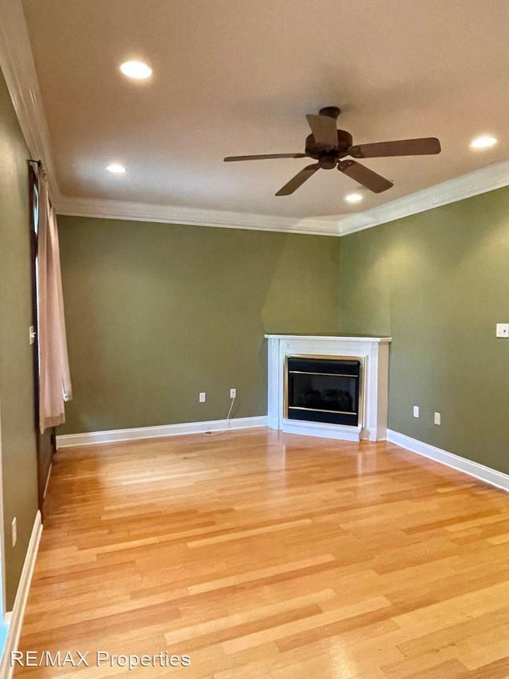 11113 Garrett Dr - Photo 3 of 22