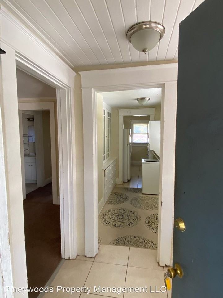 707 1/2 W Fribley St #B - Photo 2 of 7