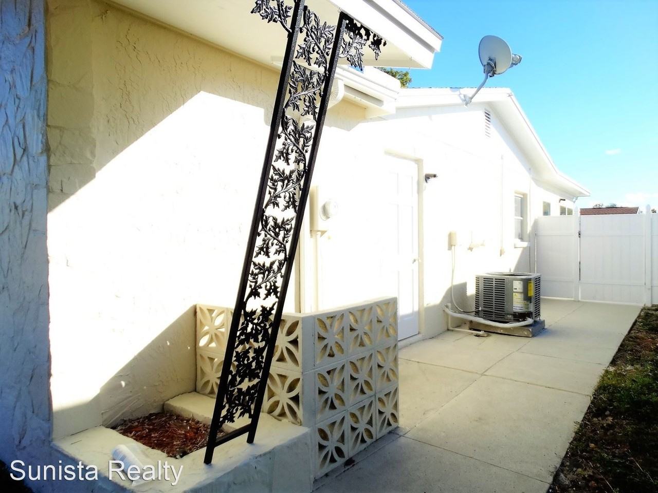 8512 Paxton Dr - Photo 3 of 22