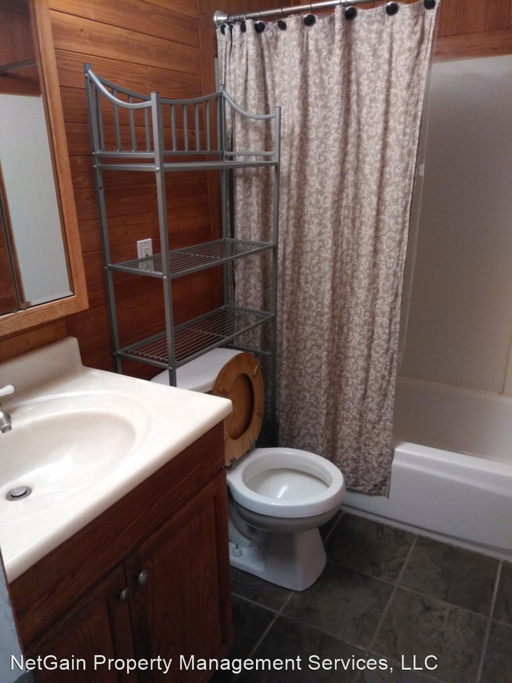 266 W 895 S - Photo 2 of 6