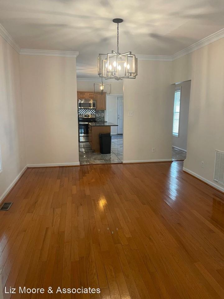 818 N 24th St - Photo 3 of 22