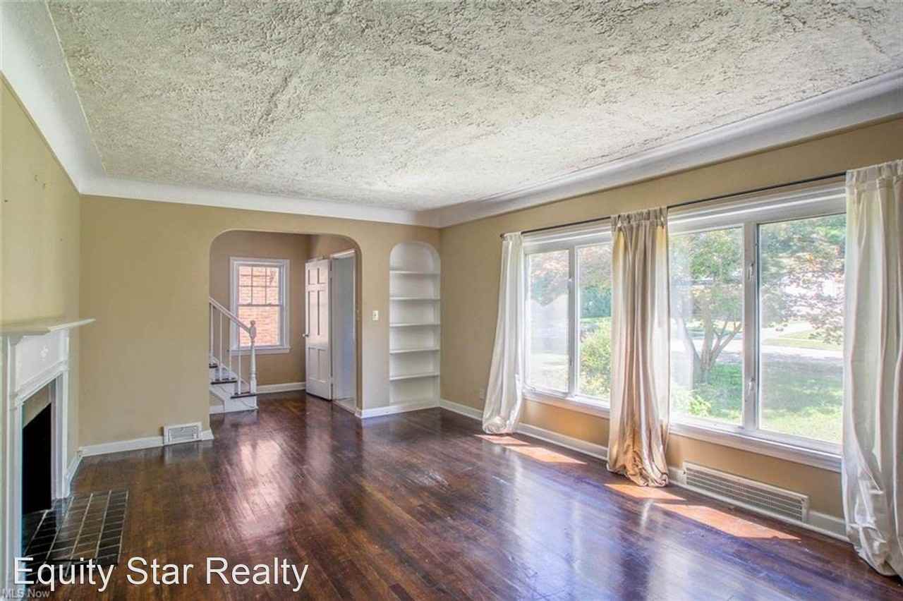 3889 Grenville Rd - Photo 3 of 17