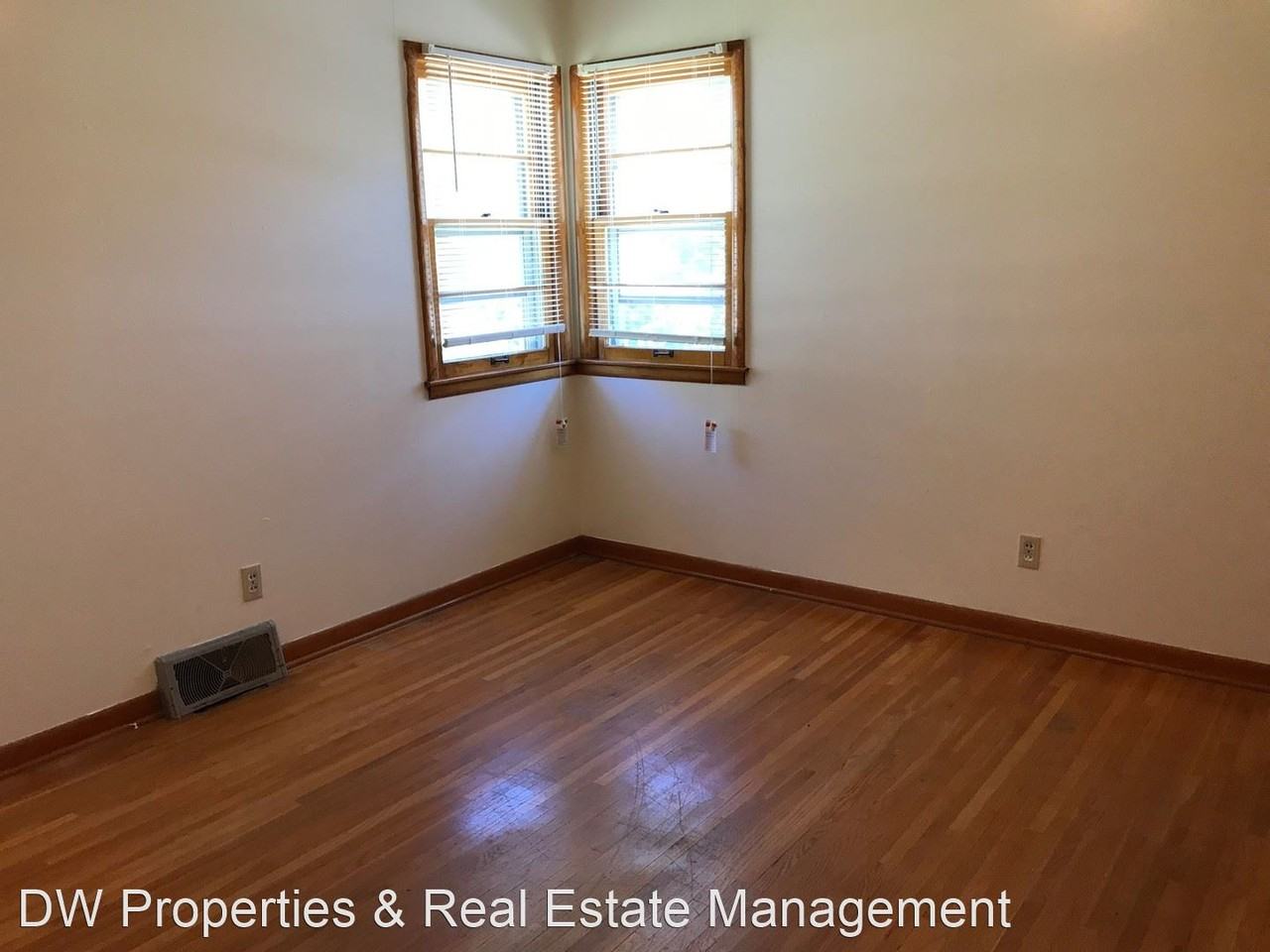 2316 Howell Ave - Photo 3 of 17