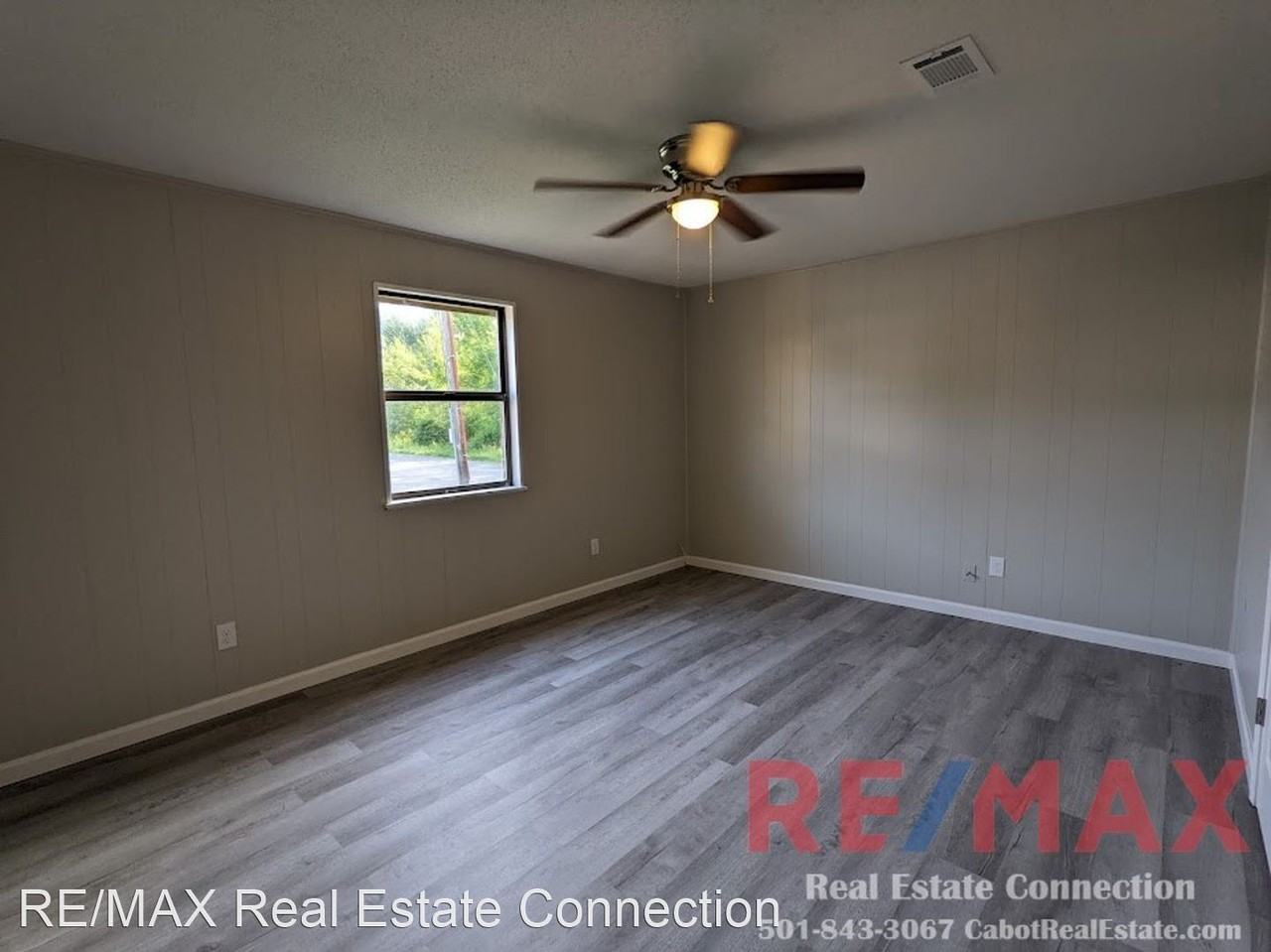 1 Dallas Ln - Photo 3 of 5