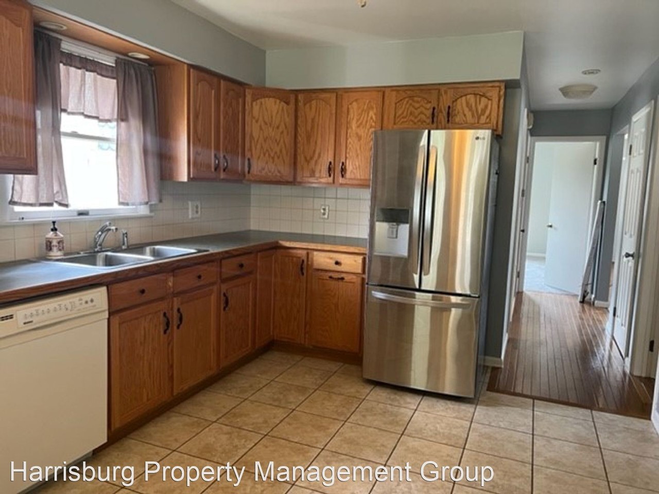 137 W Areba Ave - Photo 3 of 43