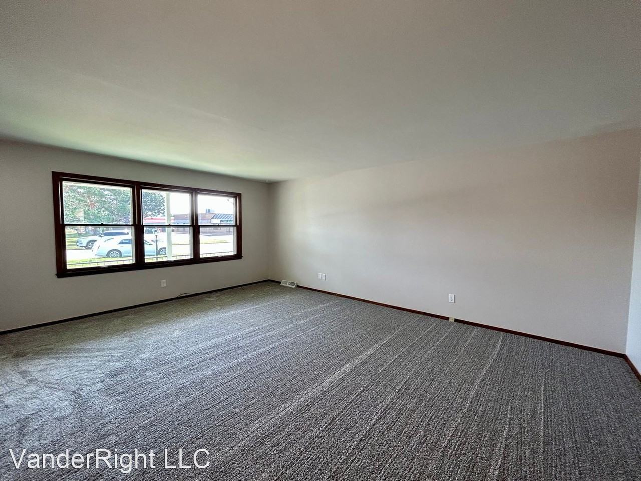 3213 S Holly Ave - Photo 2 of 27