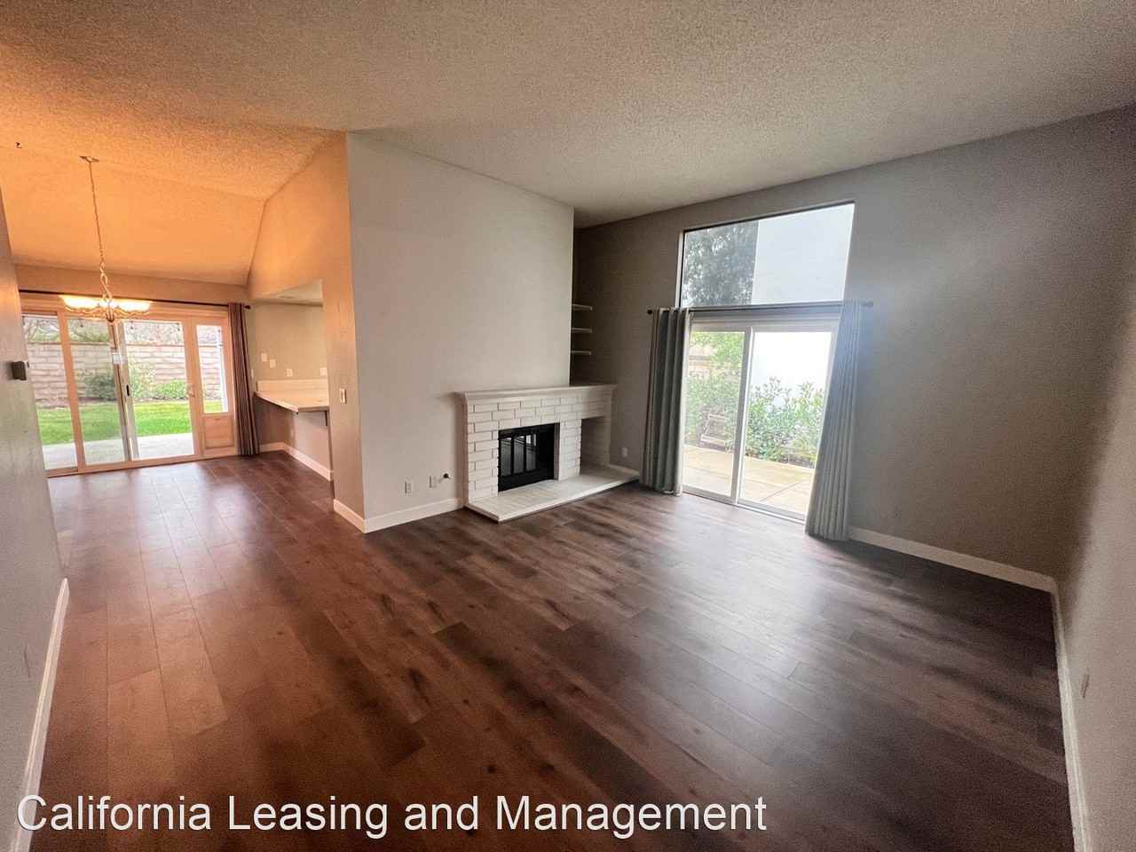 26040 Moreno Dr - Photo 3 of 16