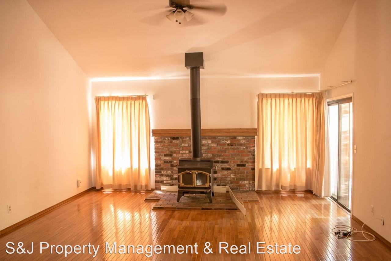 16320 Loretta Ln - Photo 2 of 19