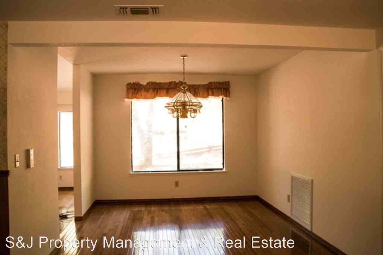 16320 Loretta Ln - Photo 3 of 19