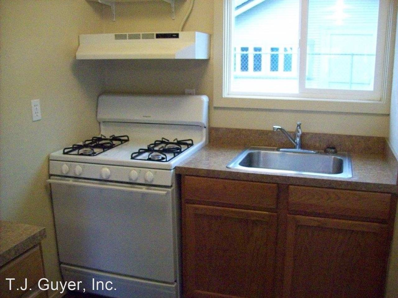 215 N Rock St - 215 1/2 N Rock St - Photo 3 of 5