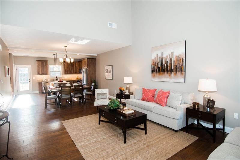 302 Chambers Dr - Photo 3 of 21