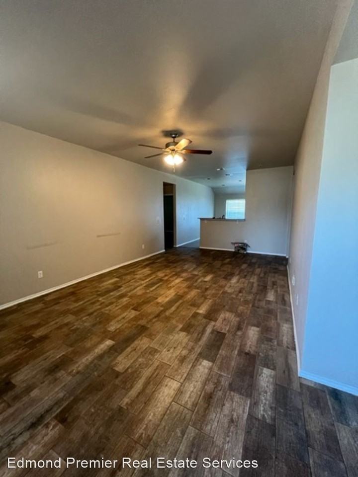 3405 Se 95th St - Photo 3 of 47