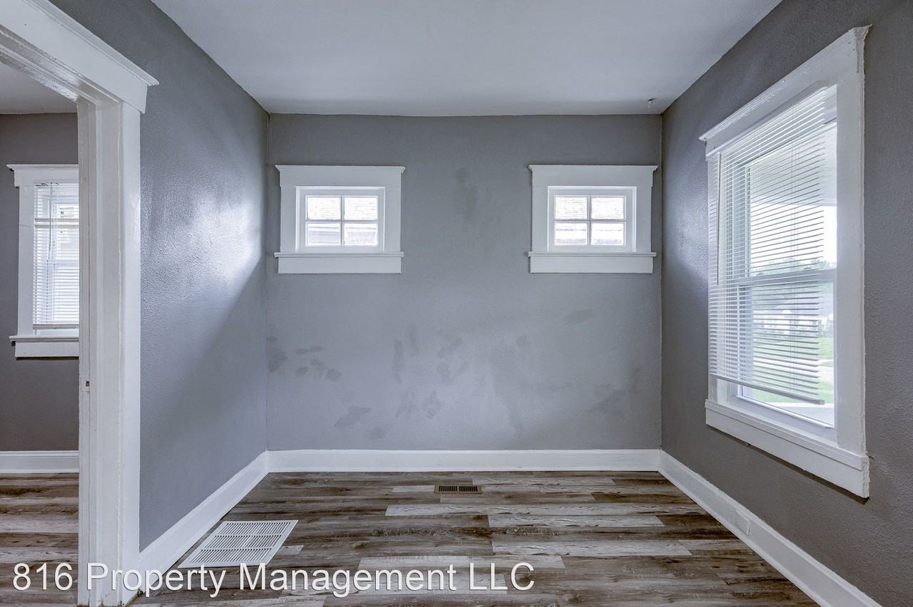 3217 E 62nd St - Photo 3 of 15