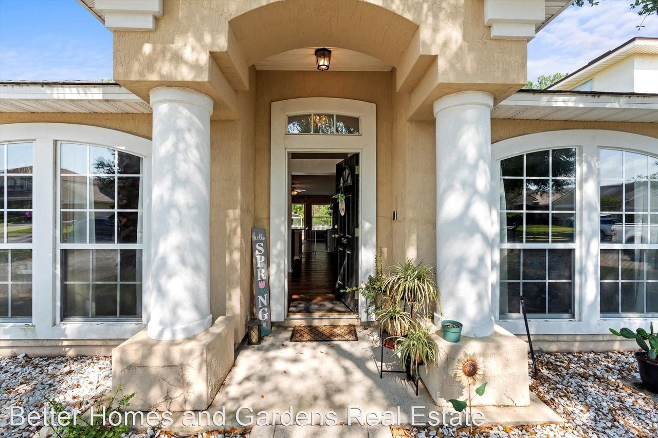 13735 Devan Lee Dr E - Photo 2 of 22