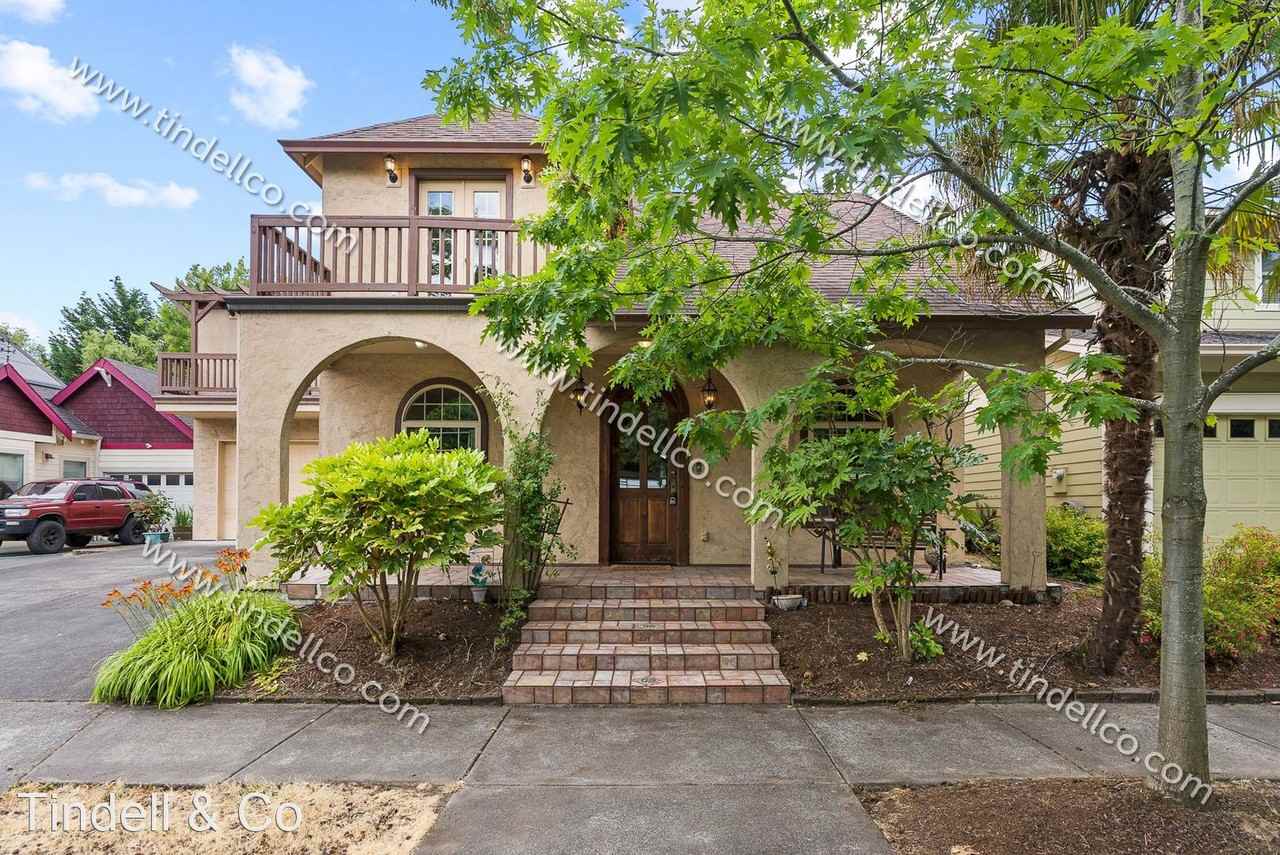 858 Ne Clear Creek Way - Photo 2 of 50