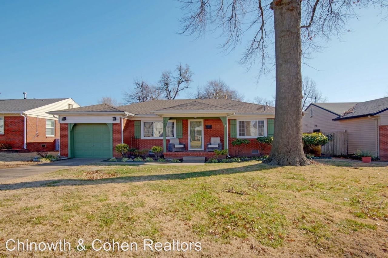 2653 S Vandalia Ave - Photo 2 of 37