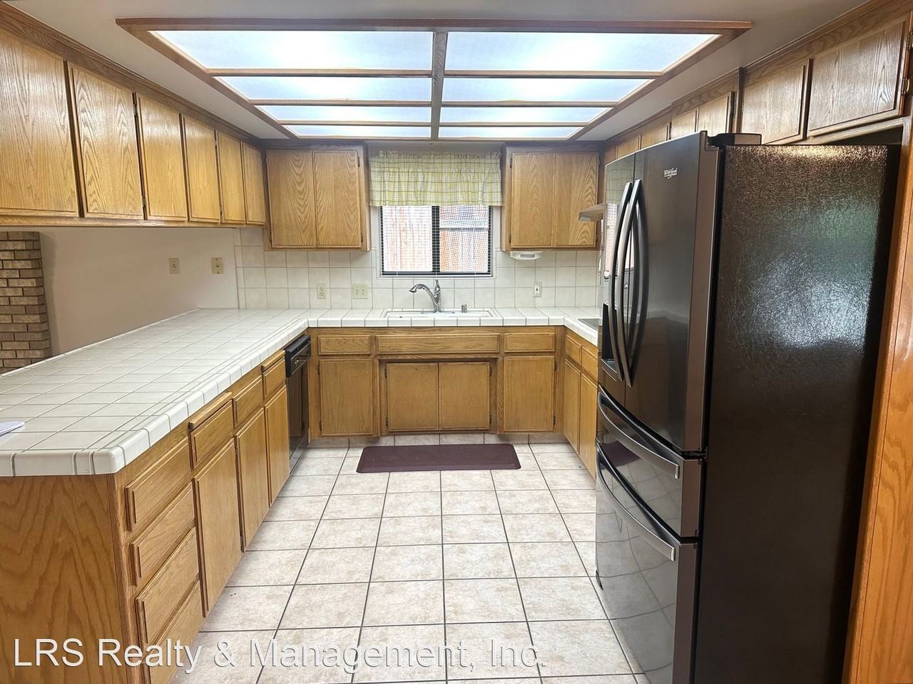 9904 Yarnell Ave - Photo 3 of 20