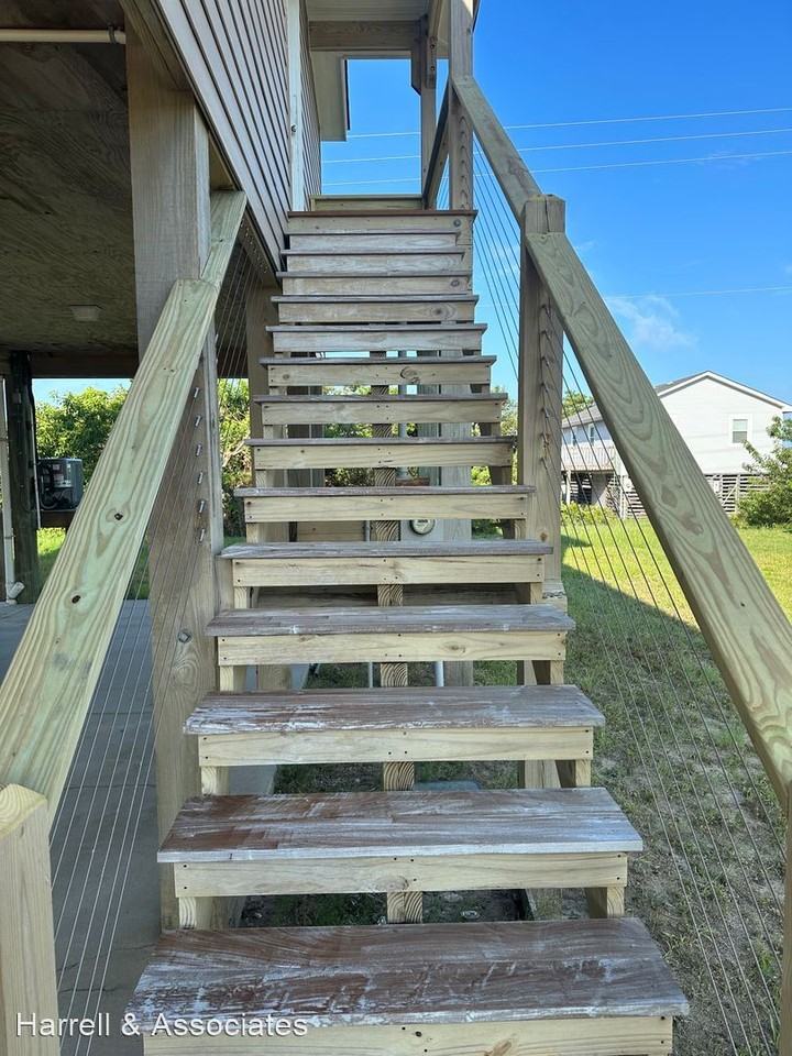 4702 S Pompano Ct - Photo 2 of 14