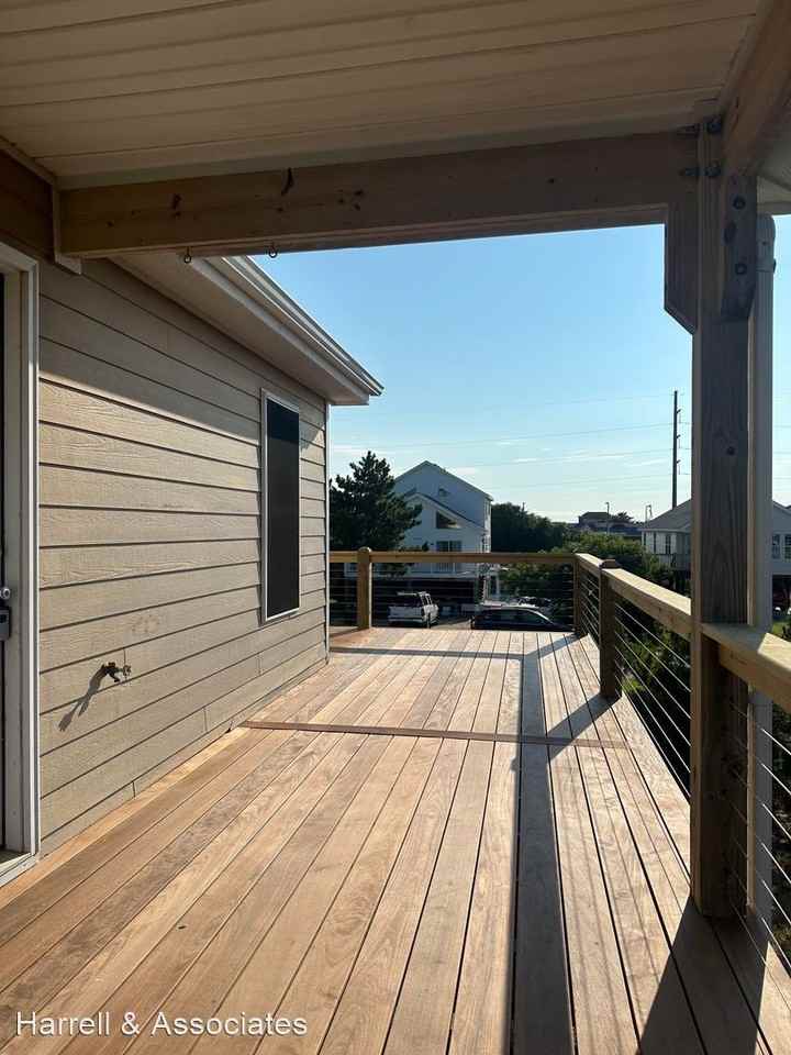 4702 S Pompano Ct - Photo 3 of 14