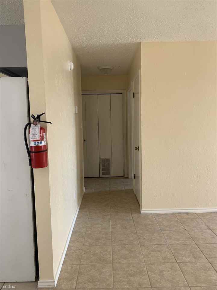 529 S Veterans Blvd - Photo 2 of 7