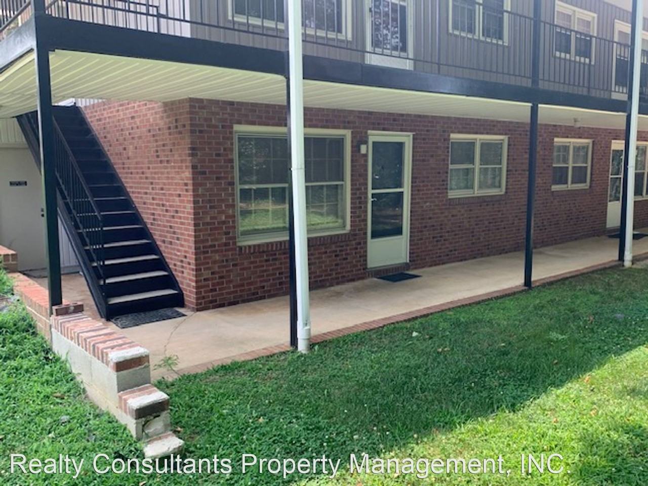 1101 Robin Hood Road - Photo 2 of 9