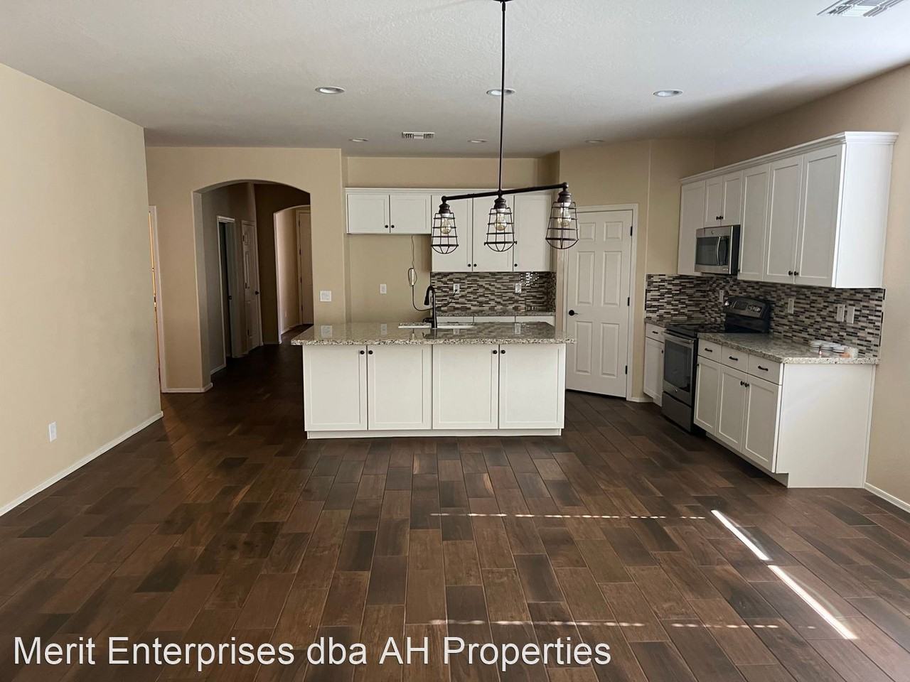 7603 W Molly Dr - Photo 2 of 14