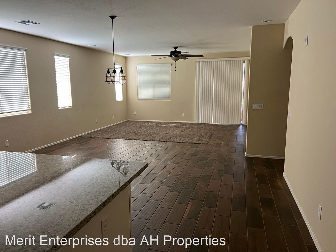 7603 W Molly Dr - Photo 3 of 14