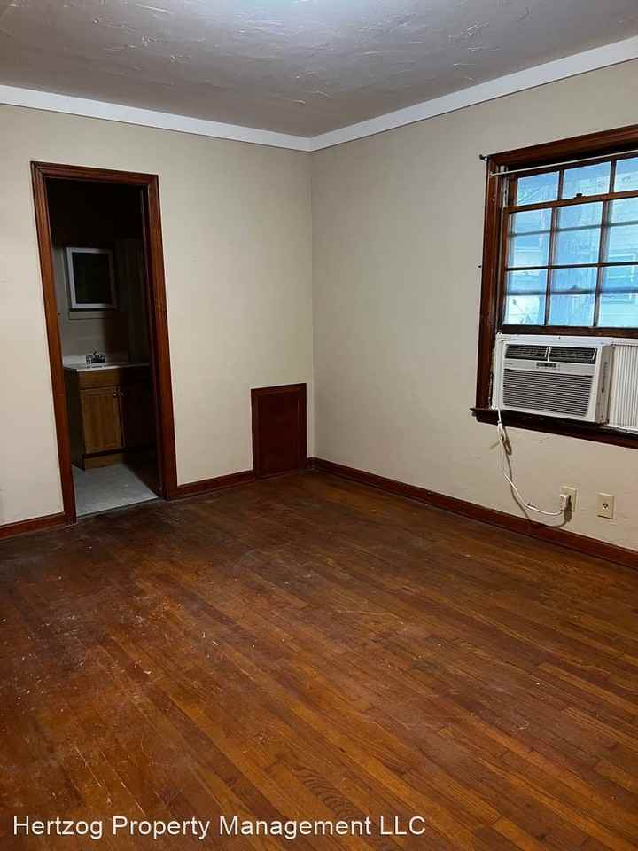 549 N 10th St - Photo 3 of 11