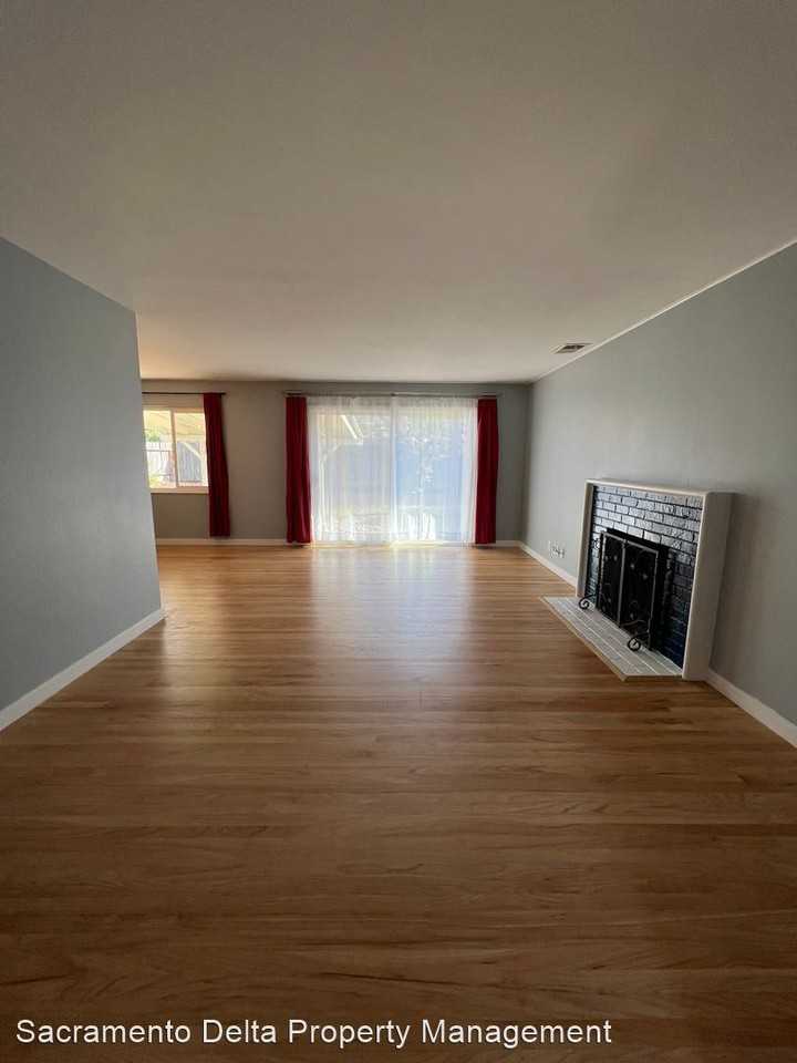 5213 Fernwood Way - Photo 3 of 22