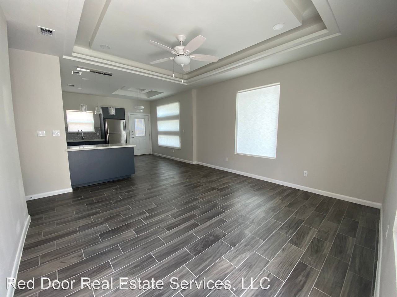 1709 Angelina Dr - Photo 3 of 12