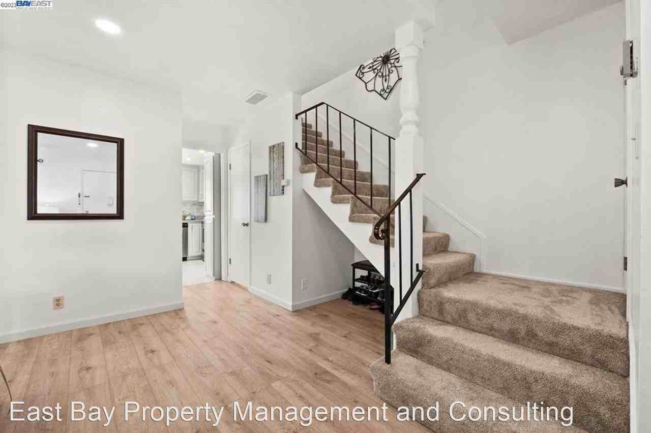 6244 Cedar Blvd - Photo 3 of 21