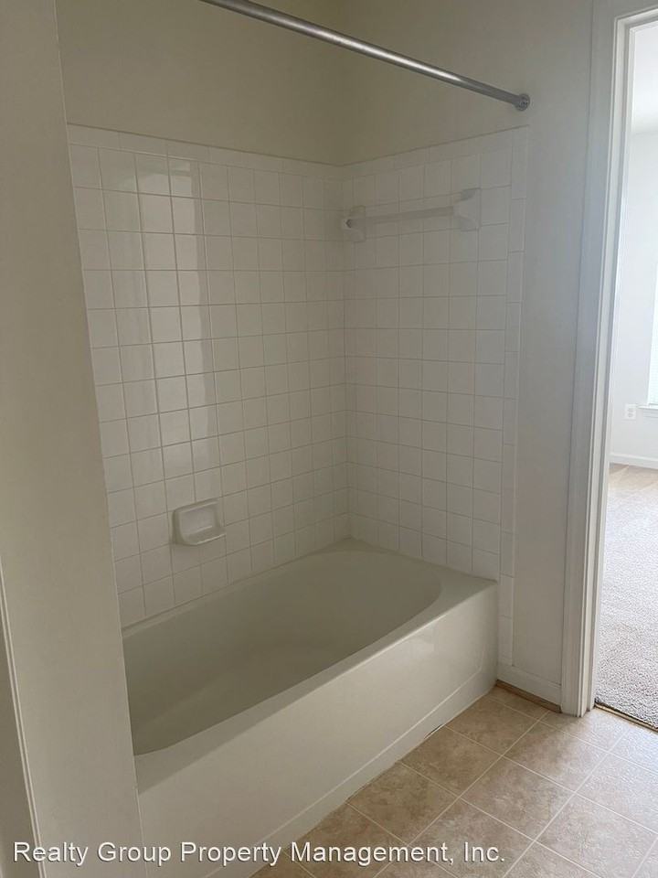 501 Patton Cir #6M - Photo 3 of 23