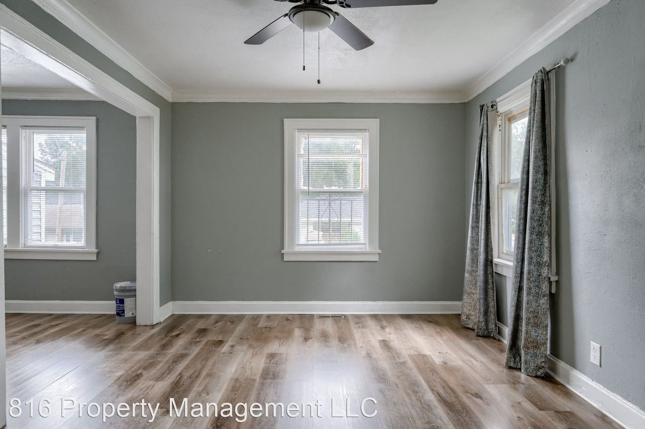 3218 E 61st St - Photo 3 of 24