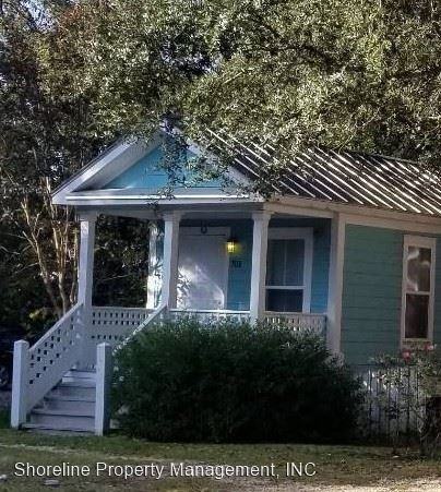 701 Cottage Square Ln