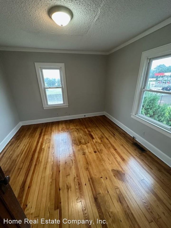 111 Wheeler St - Photo 3 of 7