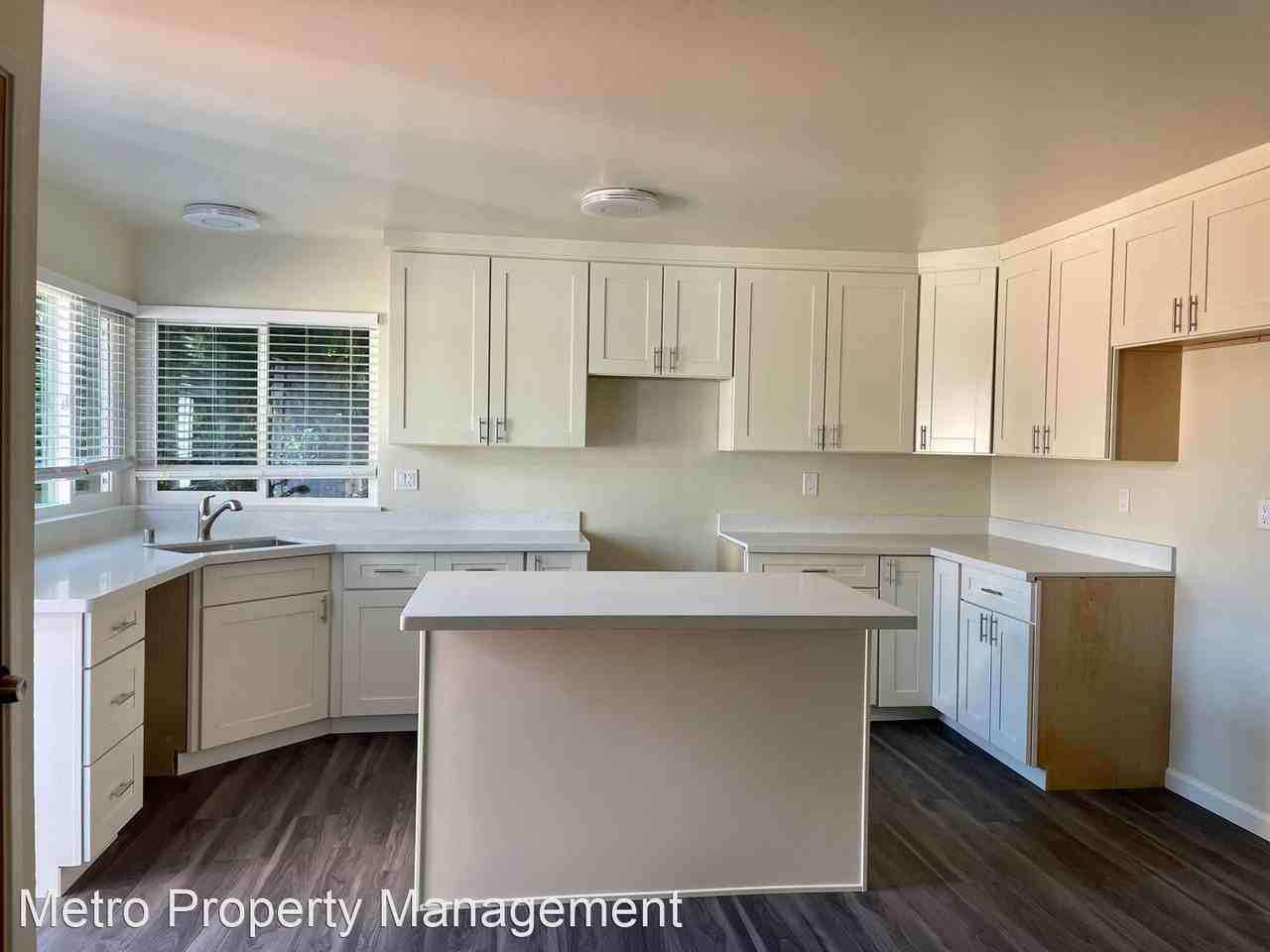 6186 Silberman Dr - Photo 3 of 15